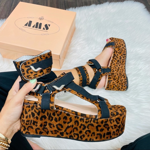 Leopard platform velcro sandal - Picture 5 of 8